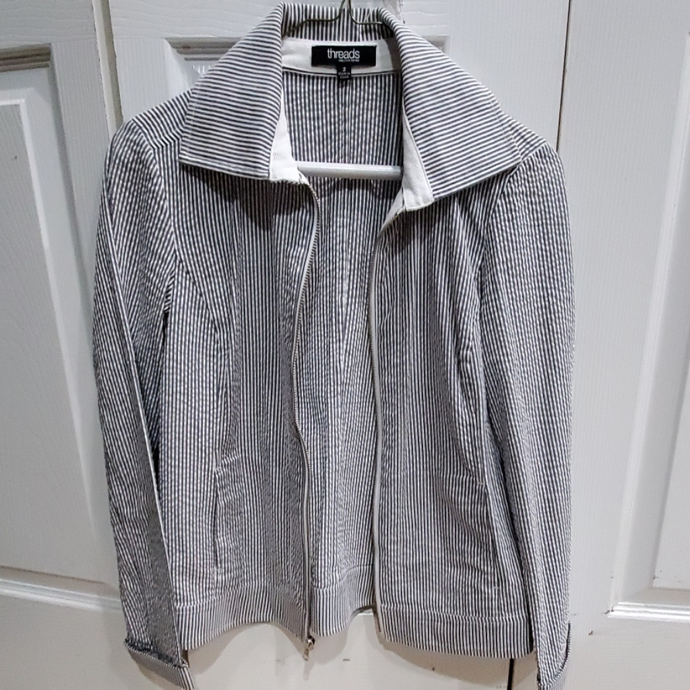 2 piece outfit Threads size 2
